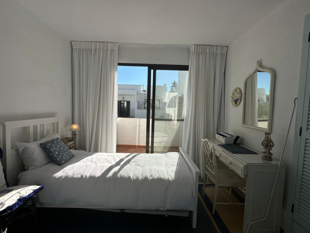 2 Bedroom Villa for Sale in Estepona — 8