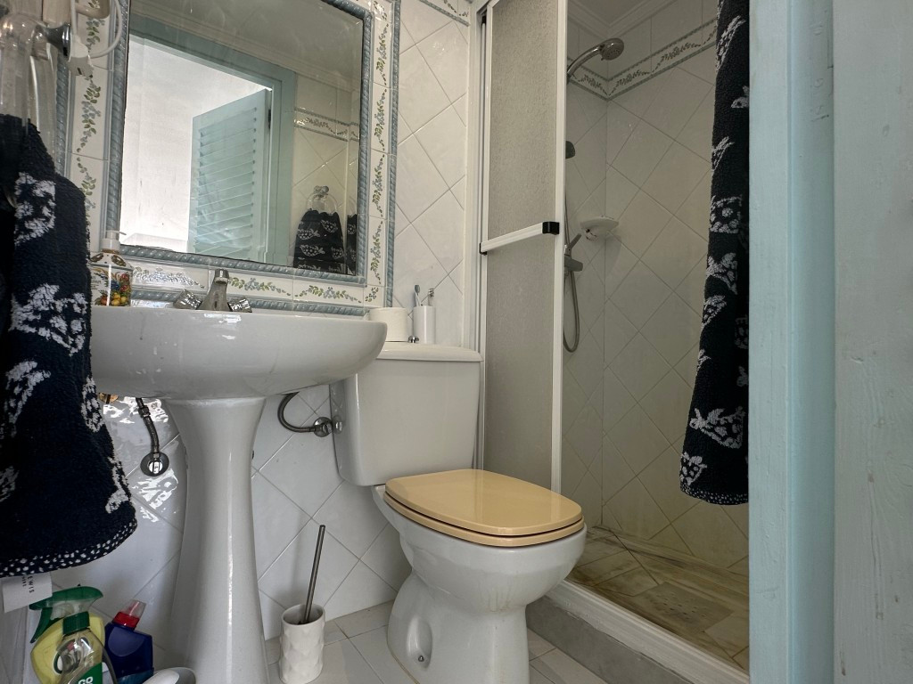 2 Bedroom Villa for Sale in Estepona — view 10