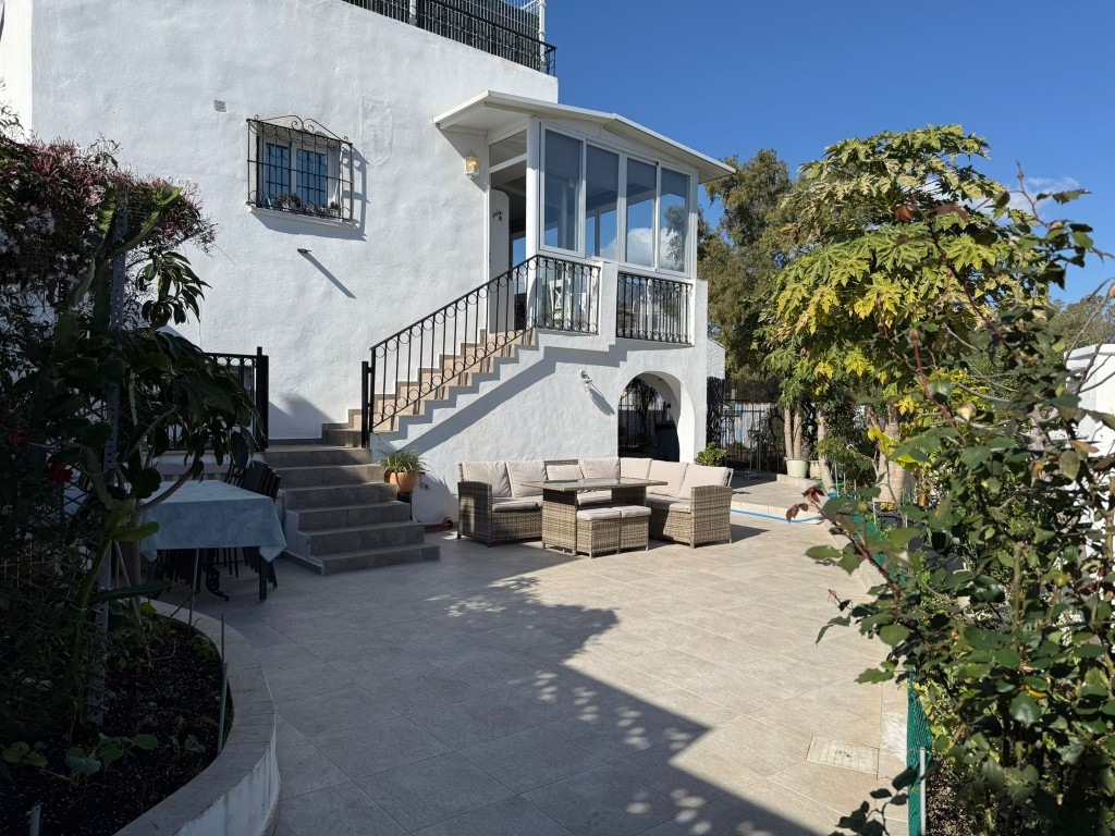 3 Bedroom Villa for Sale in Estepona