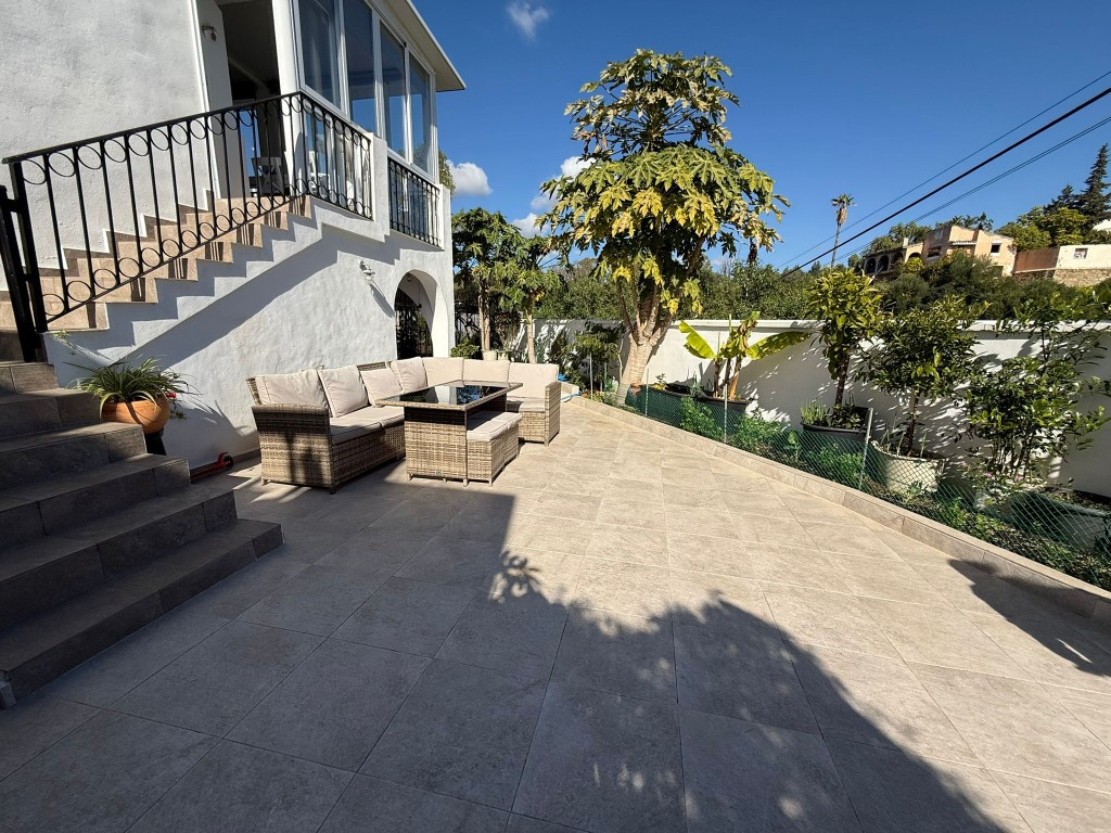 3 Bedroom Villa for Sale in Estepona — 2