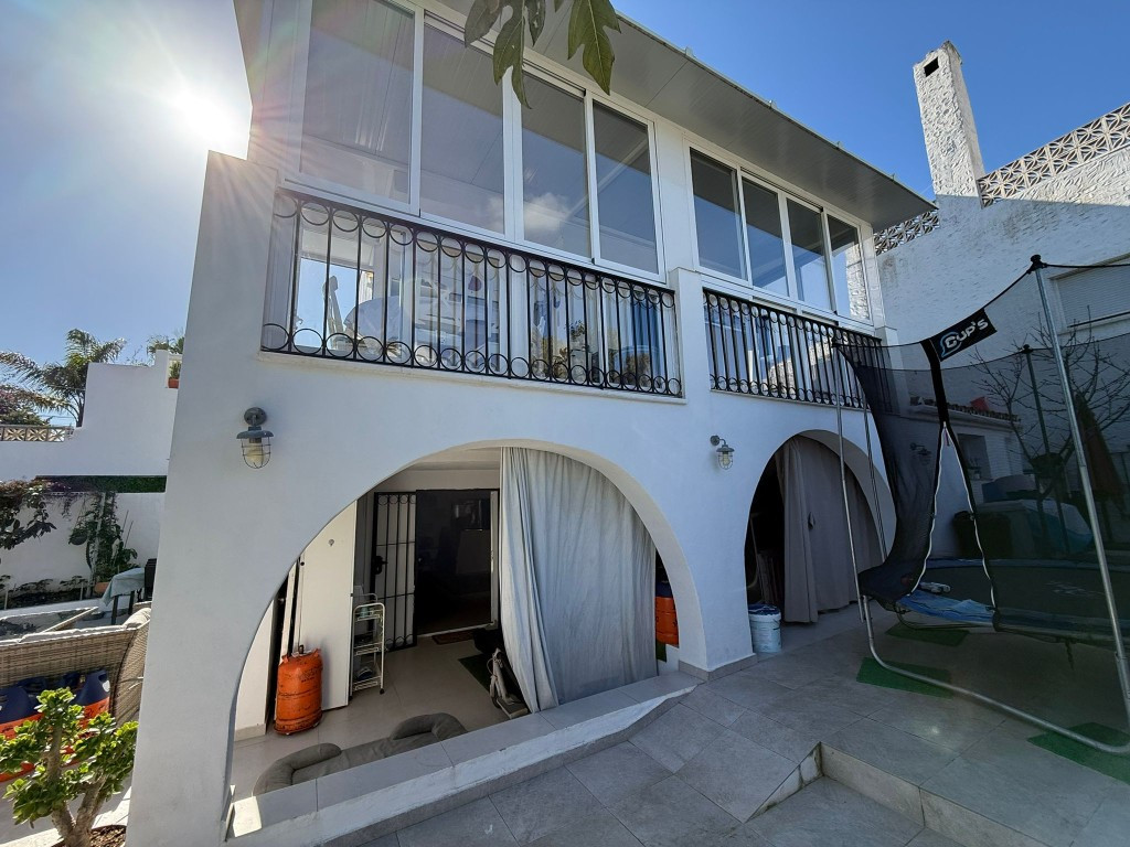 3 Bedroom Villa for Sale in Estepona — 4