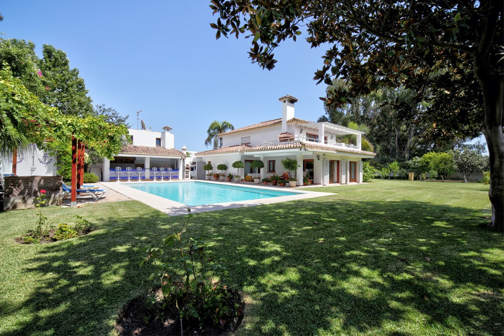 5 Bedroom Villa for Sale in Costalita