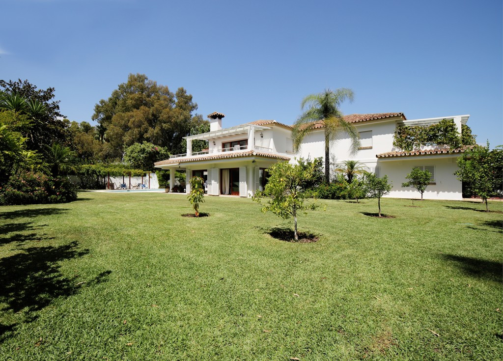 5 Bedroom Villa for Sale in Costalita — 2