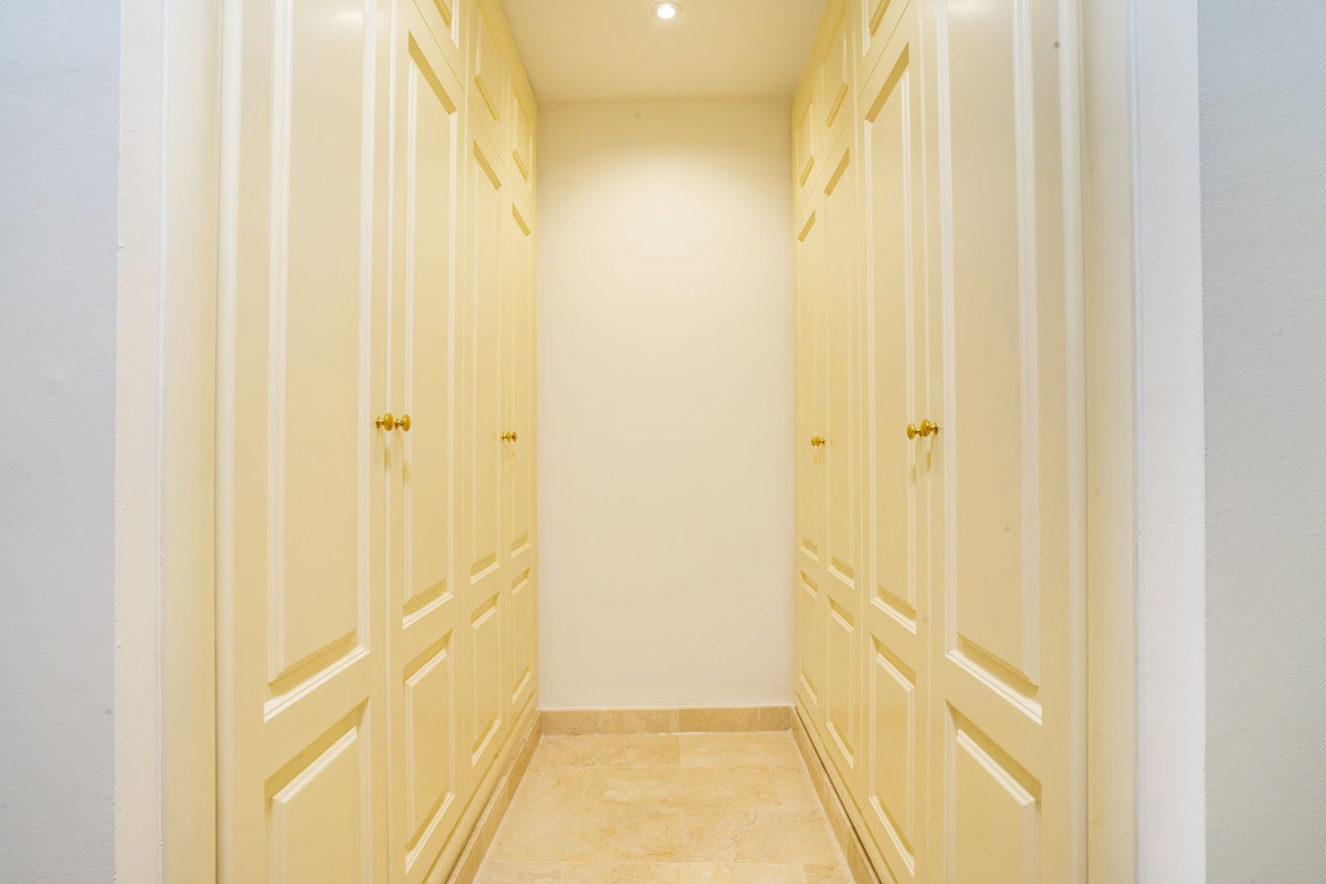 3 Bedroom Apartment for Sale in Marbella — 2