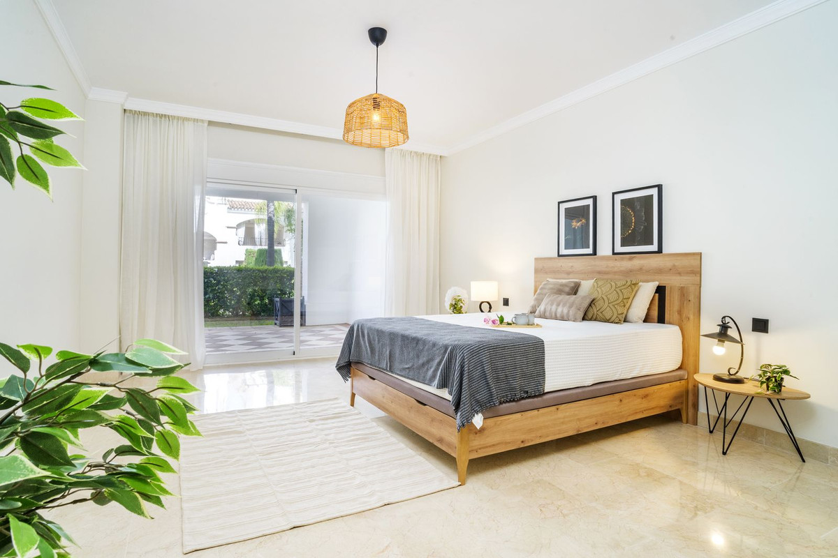 3 Bedroom Apartment for Sale in Marbella — 3