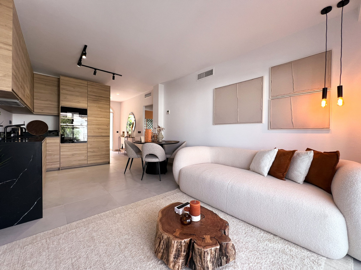 3 Bedroom Apartment for Sale in Nueva Andalucía — 2