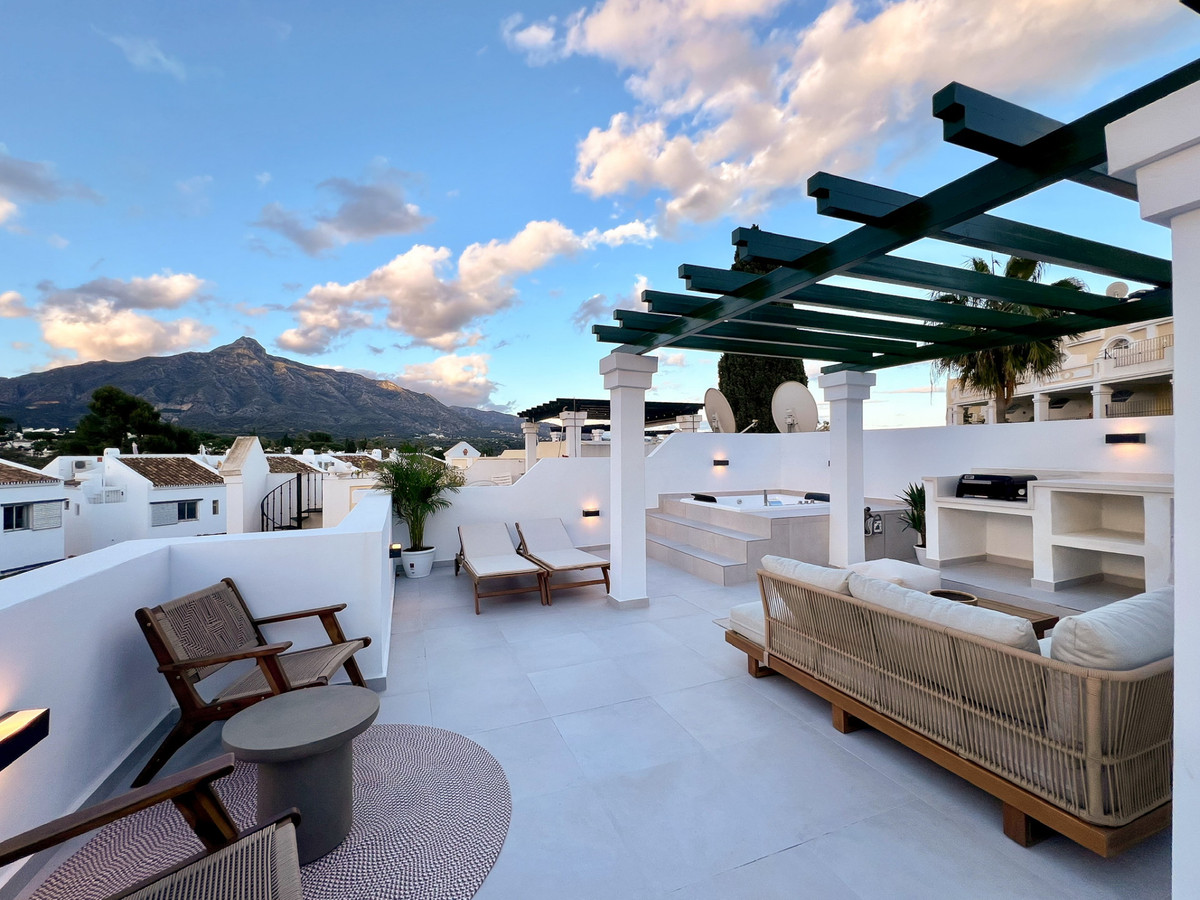 3 Bedroom Apartment for Sale in Nueva Andalucía — 9