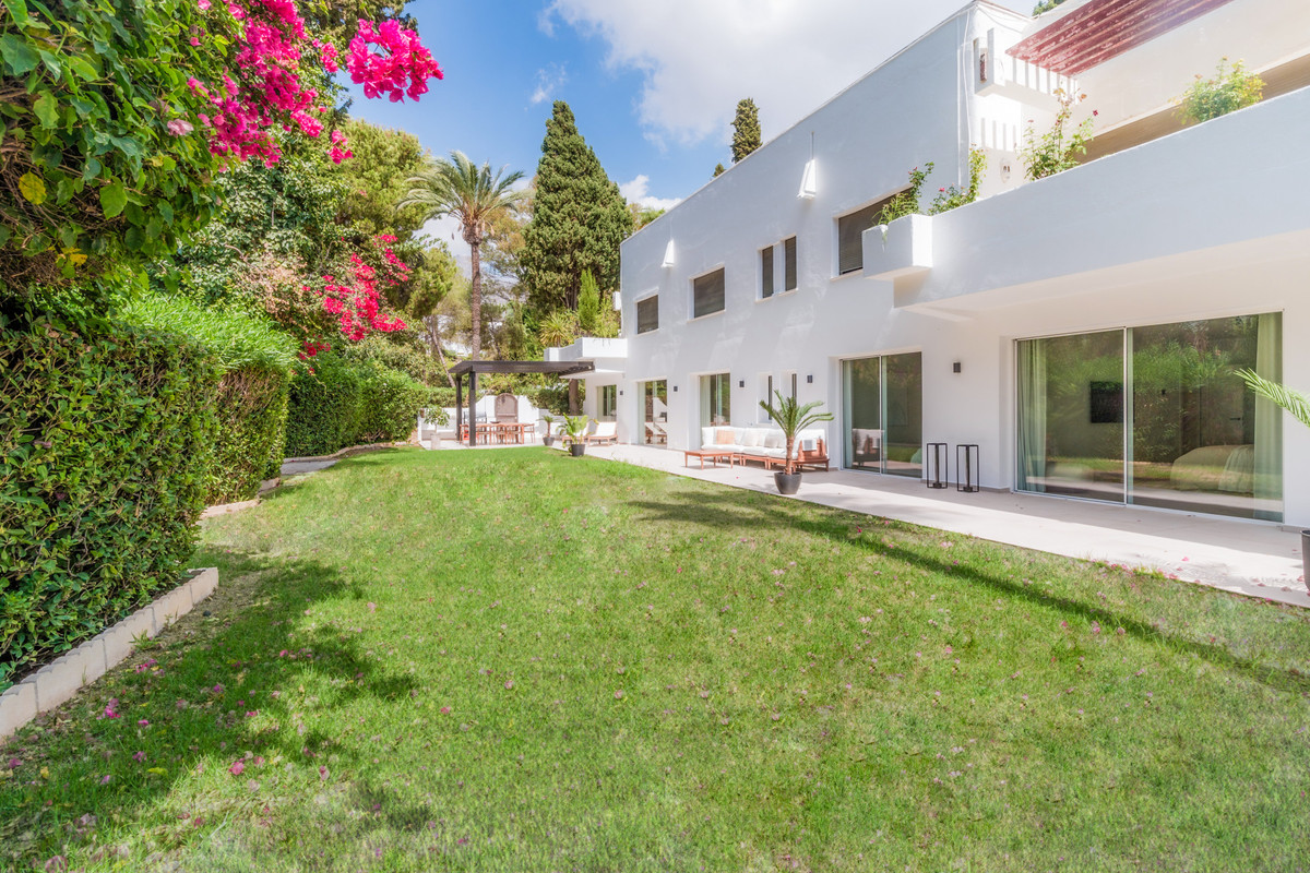 4 Bedroom Apartment for Sale in The Golden Mile