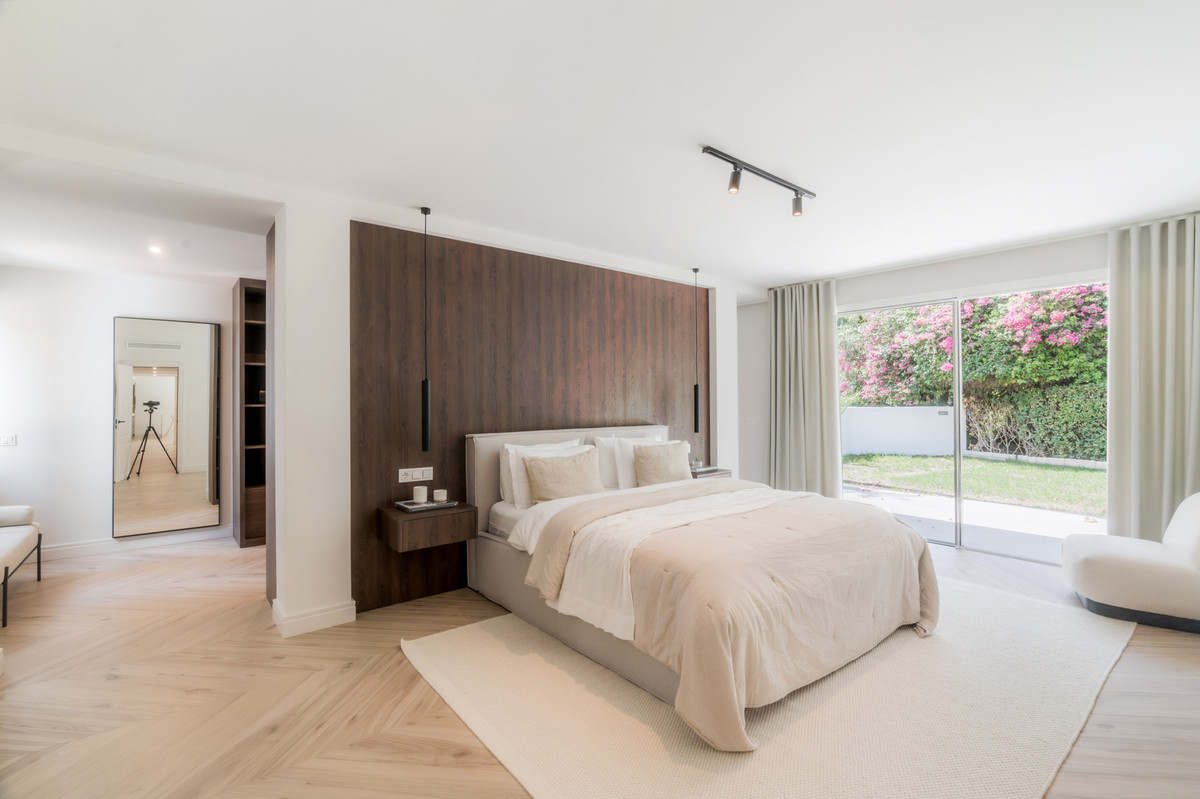 4 Bedroom Apartment for Sale in The Golden Mile — 3