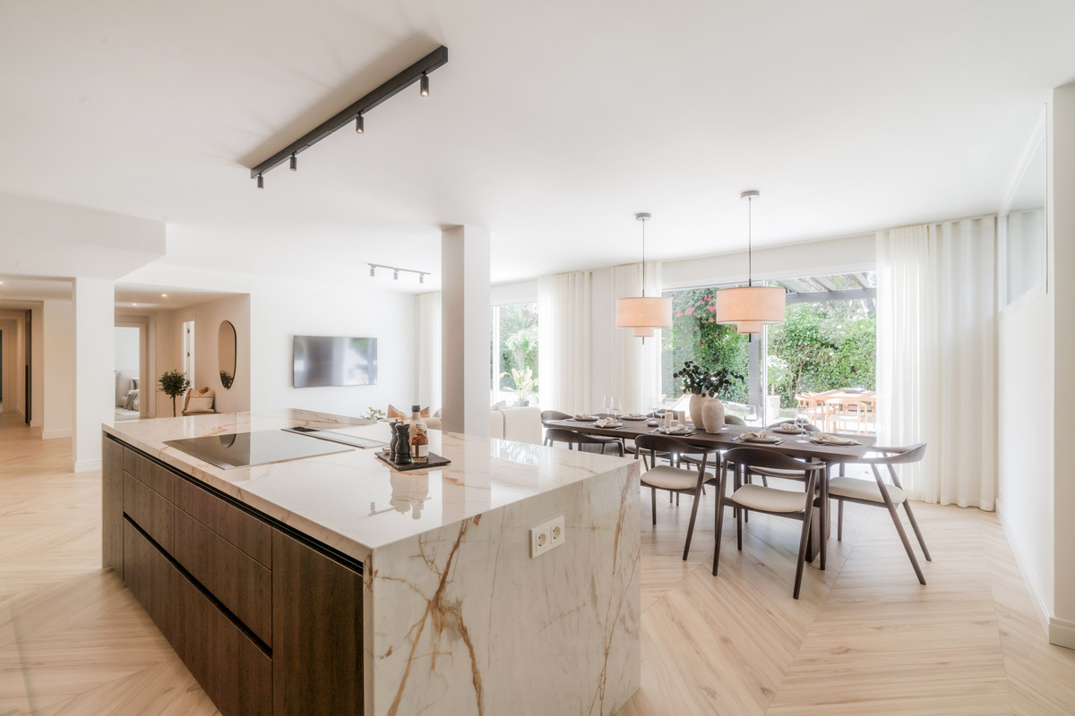 4 Bedroom Apartment for Sale in The Golden Mile — 5