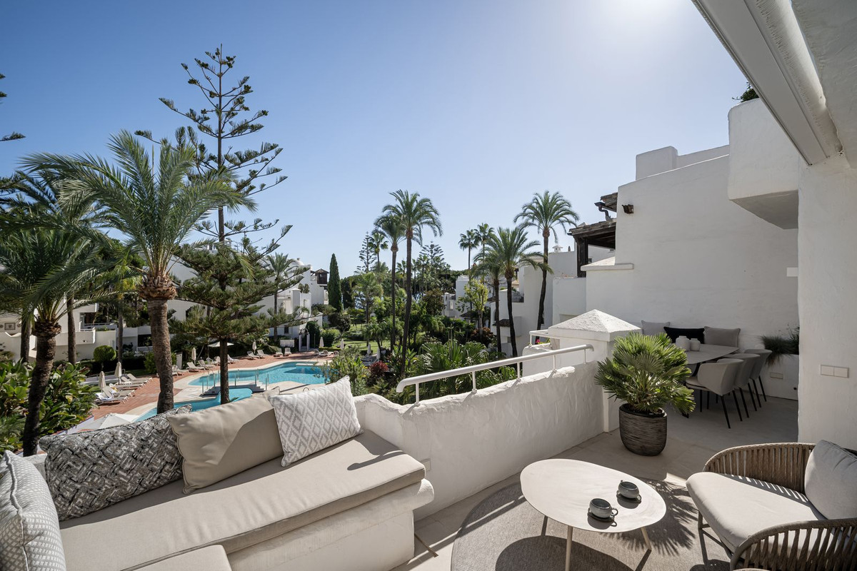 3 Bedroom Apartment for Sale in The Golden Mile