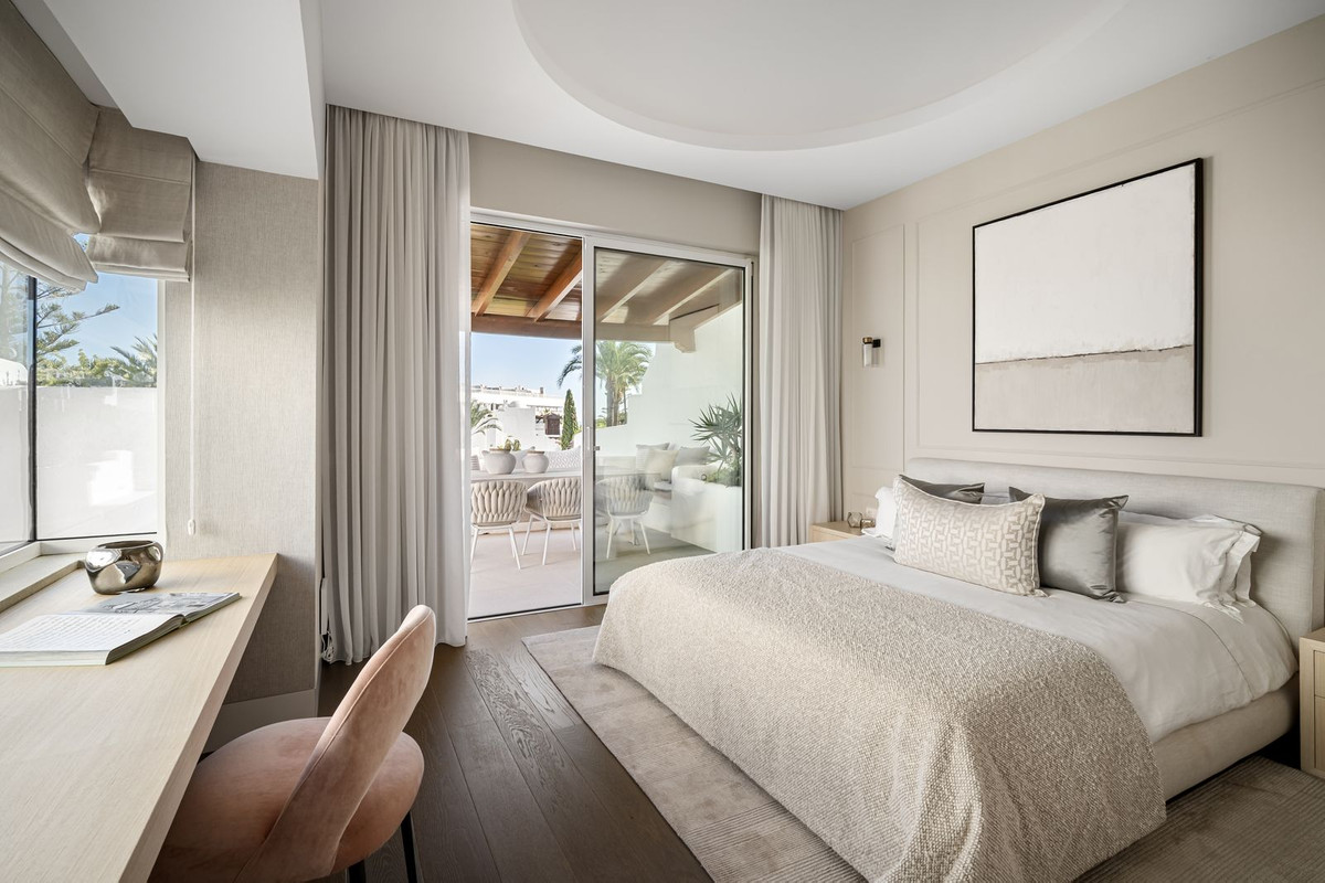 3 Bedroom Apartment for Sale in The Golden Mile — 8