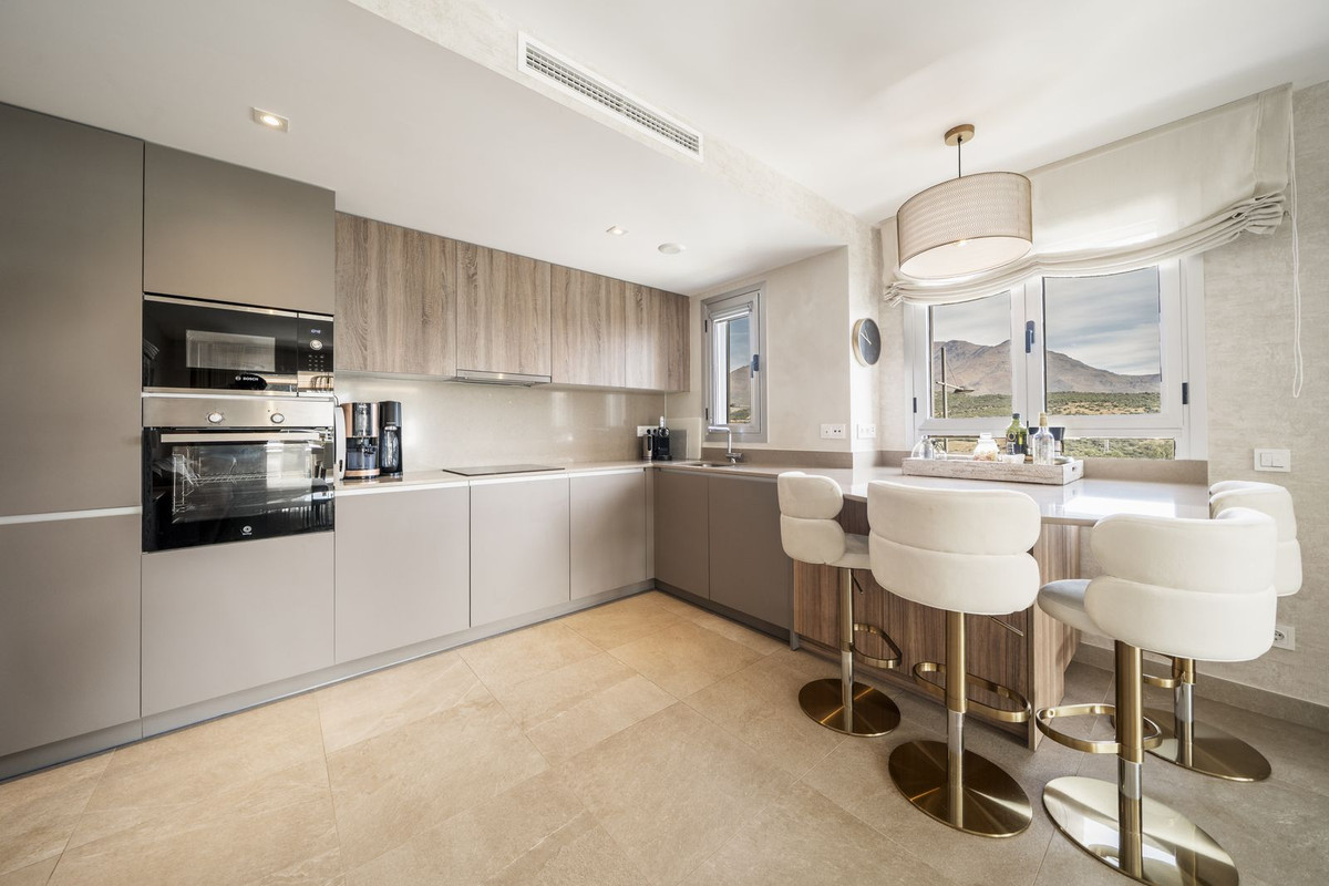 3 Bedroom Apartment for Sale in Estepona — 3