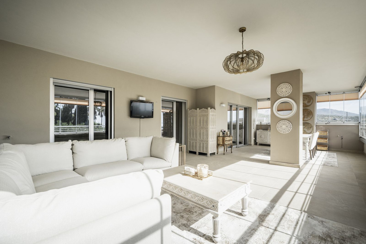 3 Bedroom Apartment for Sale in Estepona — 4