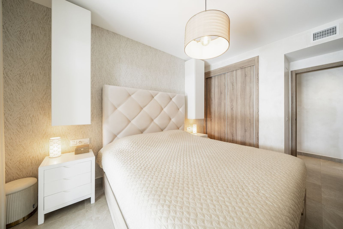 3 Bedroom Apartment for Sale in Estepona — 6