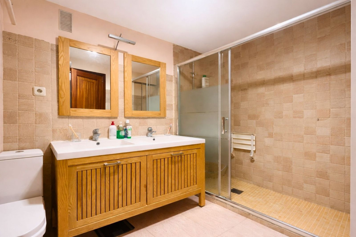 2 Bedroom Apartment for Sale in Marbella — 2