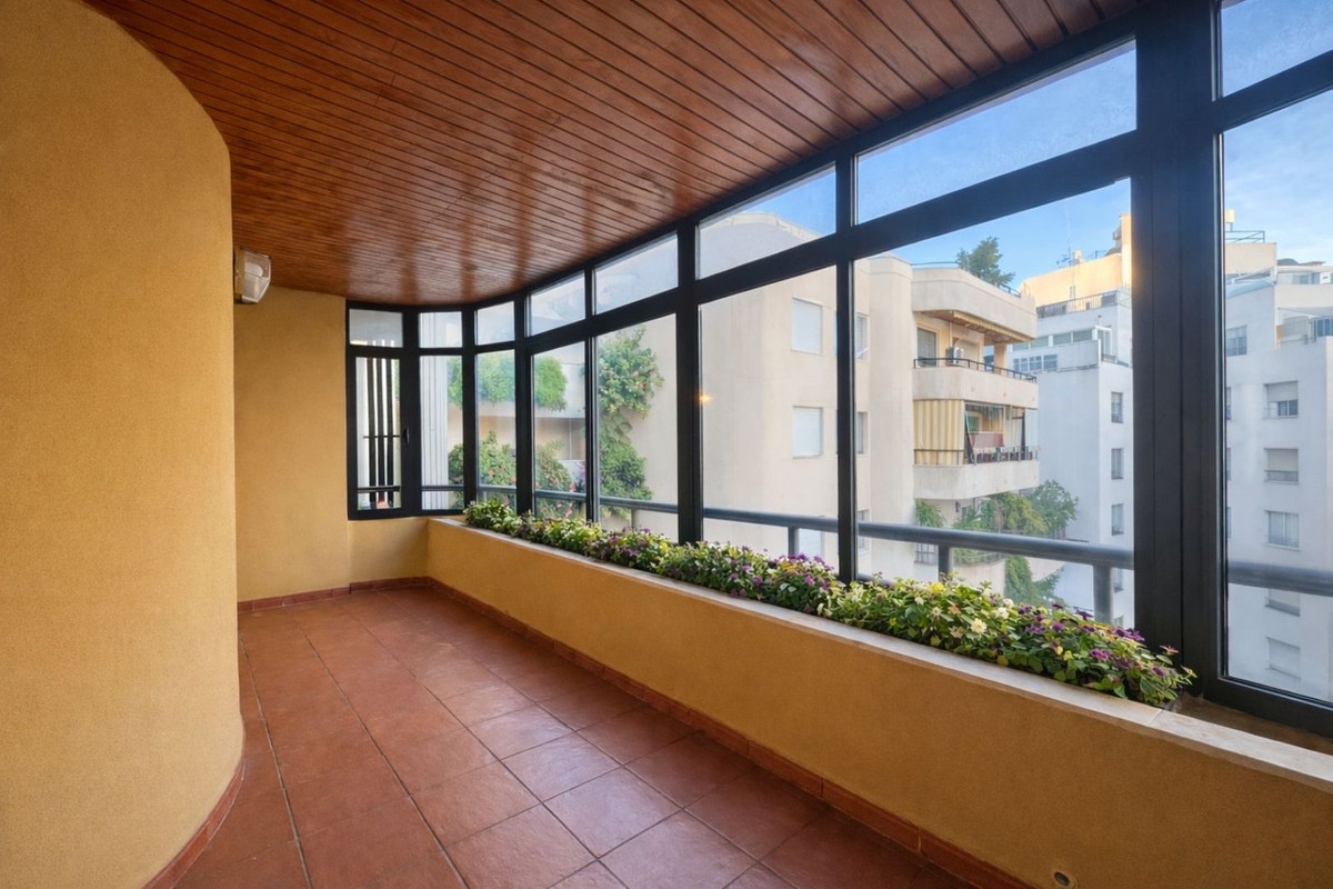 2 Bedroom Apartment for Sale in Marbella — 7