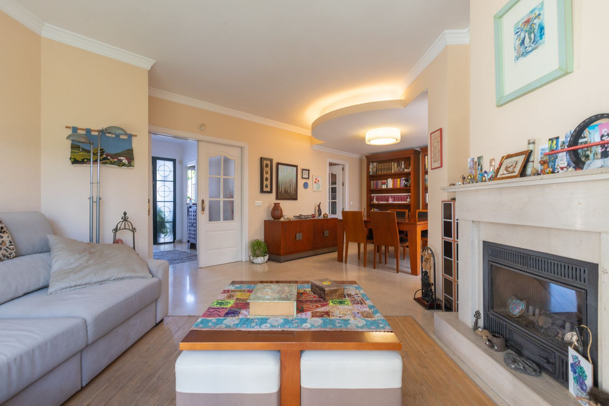 4 Bedroom Villa for Sale in Marbella — 8