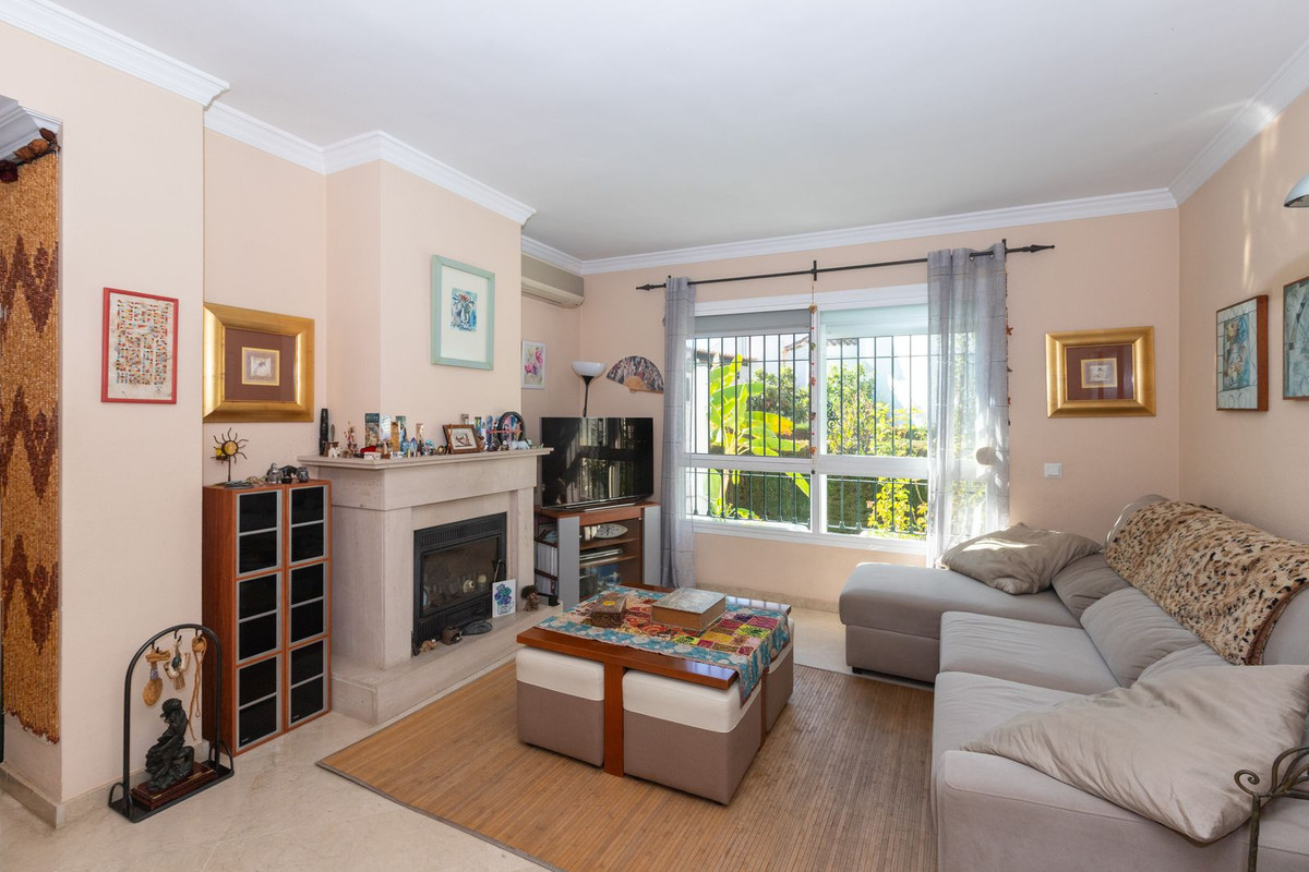4 Bedroom Villa for Sale in Marbella — view 10