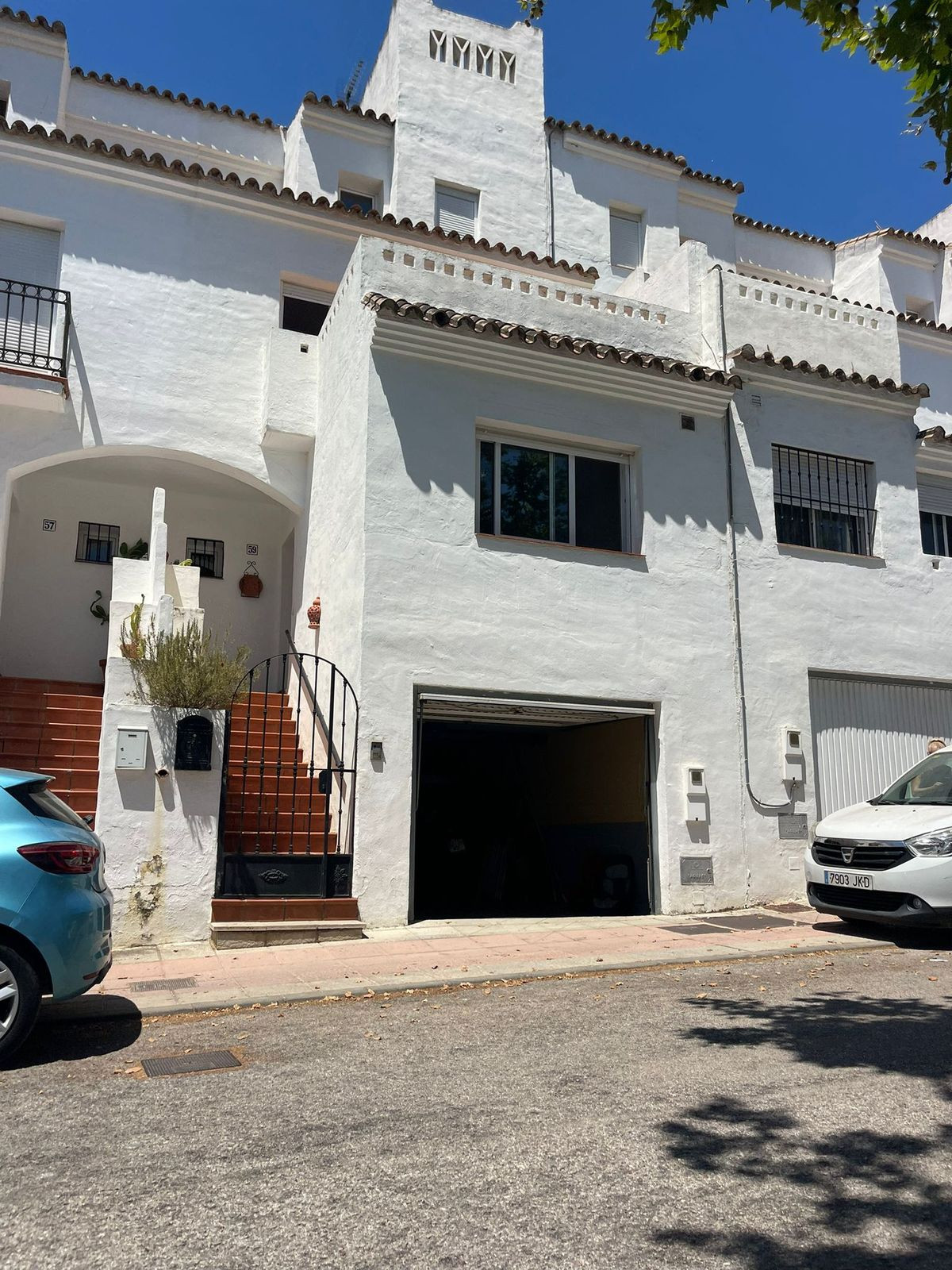 3 Bedroom Villa for Sale in Estepona — 2