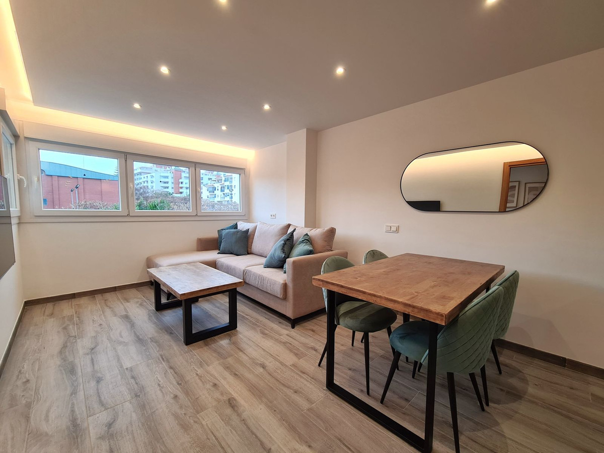 3 Bedroom Apartment for Sale in Estepona — 2