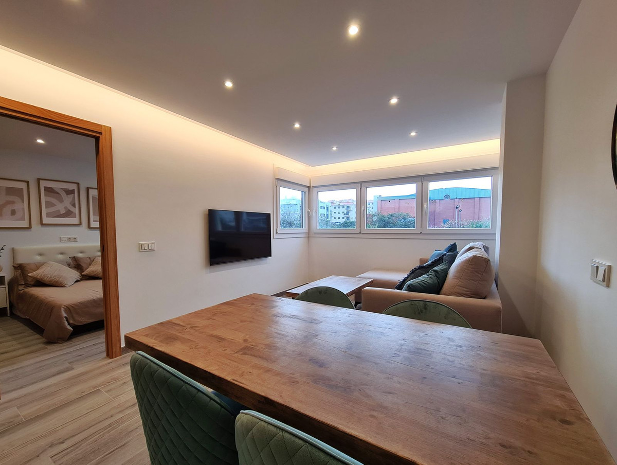 3 Bedroom Apartment for Sale in Estepona — 6