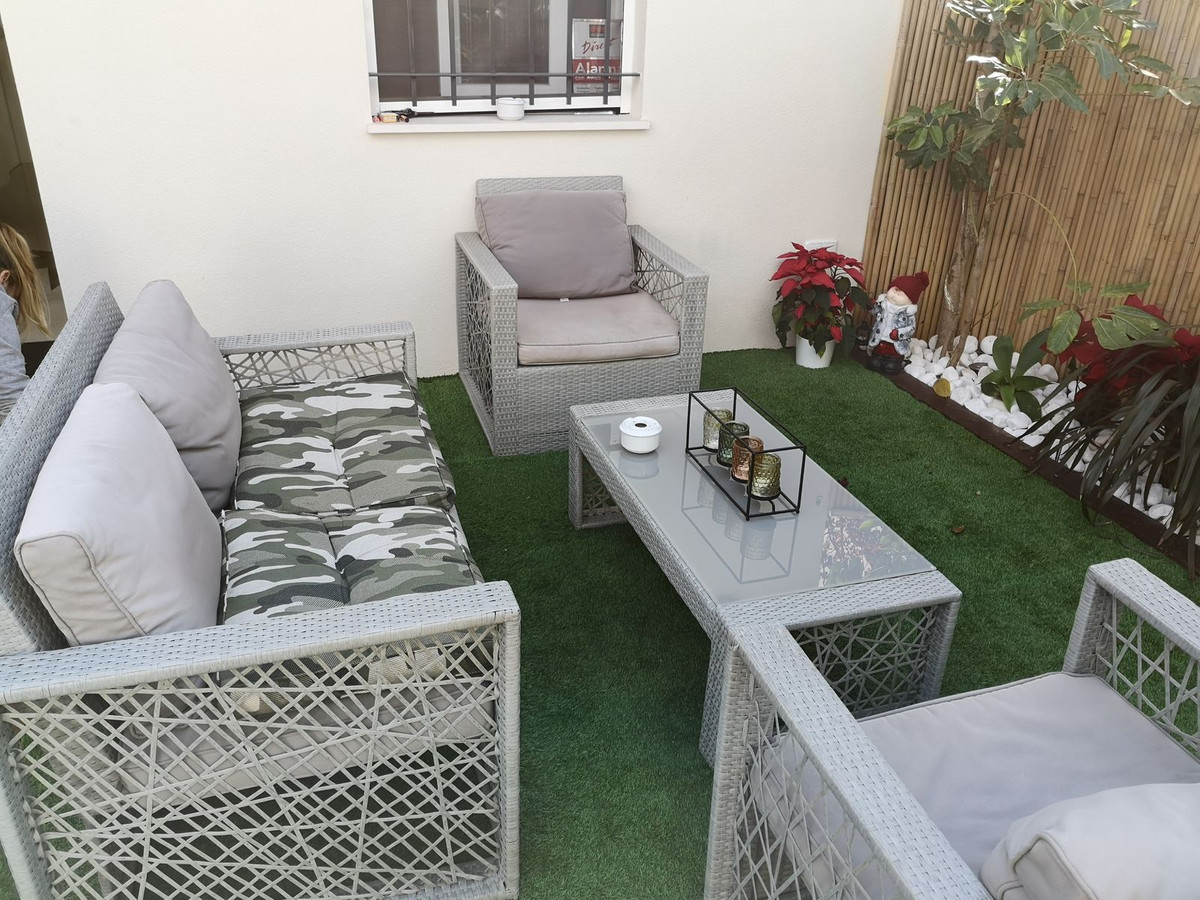 4 Bedroom Villa for Sale in Estepona — 2
