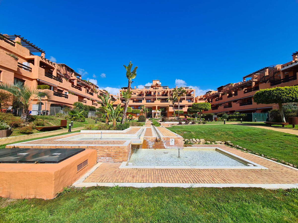 1 Bedroom Apartment for Sale in Estepona — 2