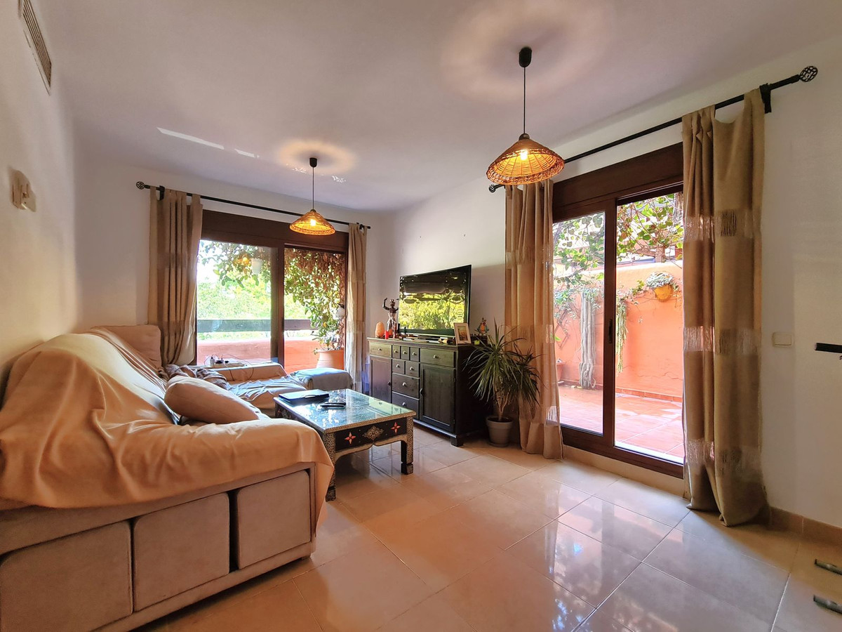 1 Bedroom Apartment for Sale in Estepona — 3
