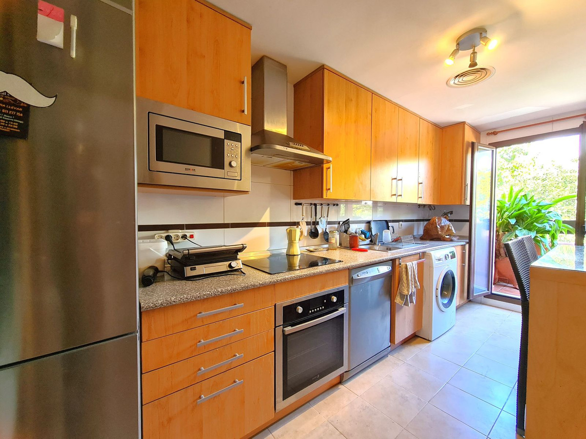 1 Bedroom Apartment for Sale in Estepona — 4