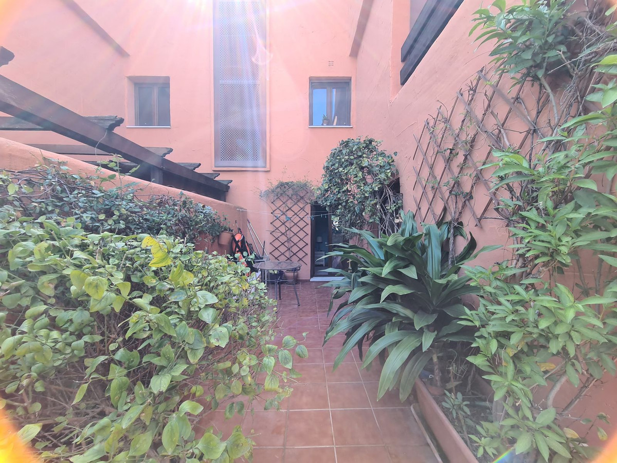 1 Bedroom Apartment for Sale in Estepona — 7