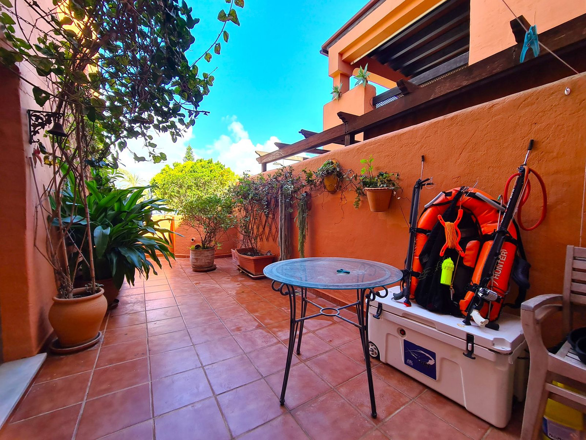 1 Bedroom Apartment for Sale in Estepona — 8