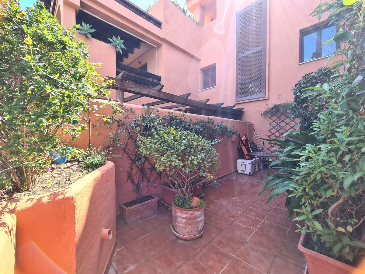 1 Bedroom Apartment for Sale in Estepona — 9
