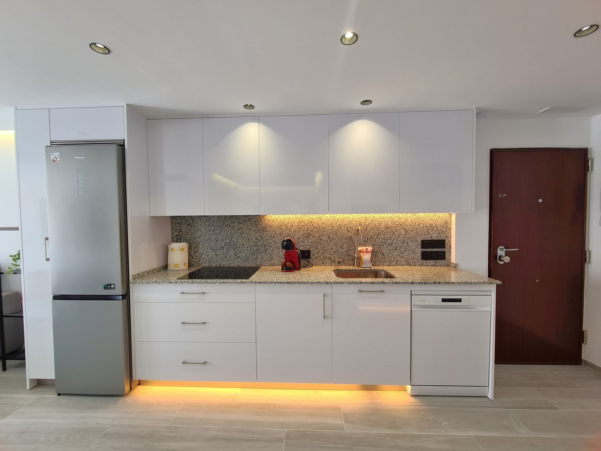 4 Bedroom Apartment for Sale in Estepona — 3