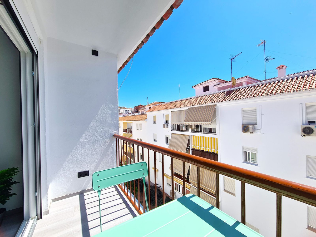4 Bedroom Apartment for Sale in Estepona — 6