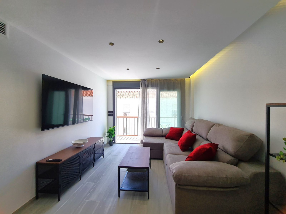 4 Bedroom Apartment for Sale in Estepona — 9