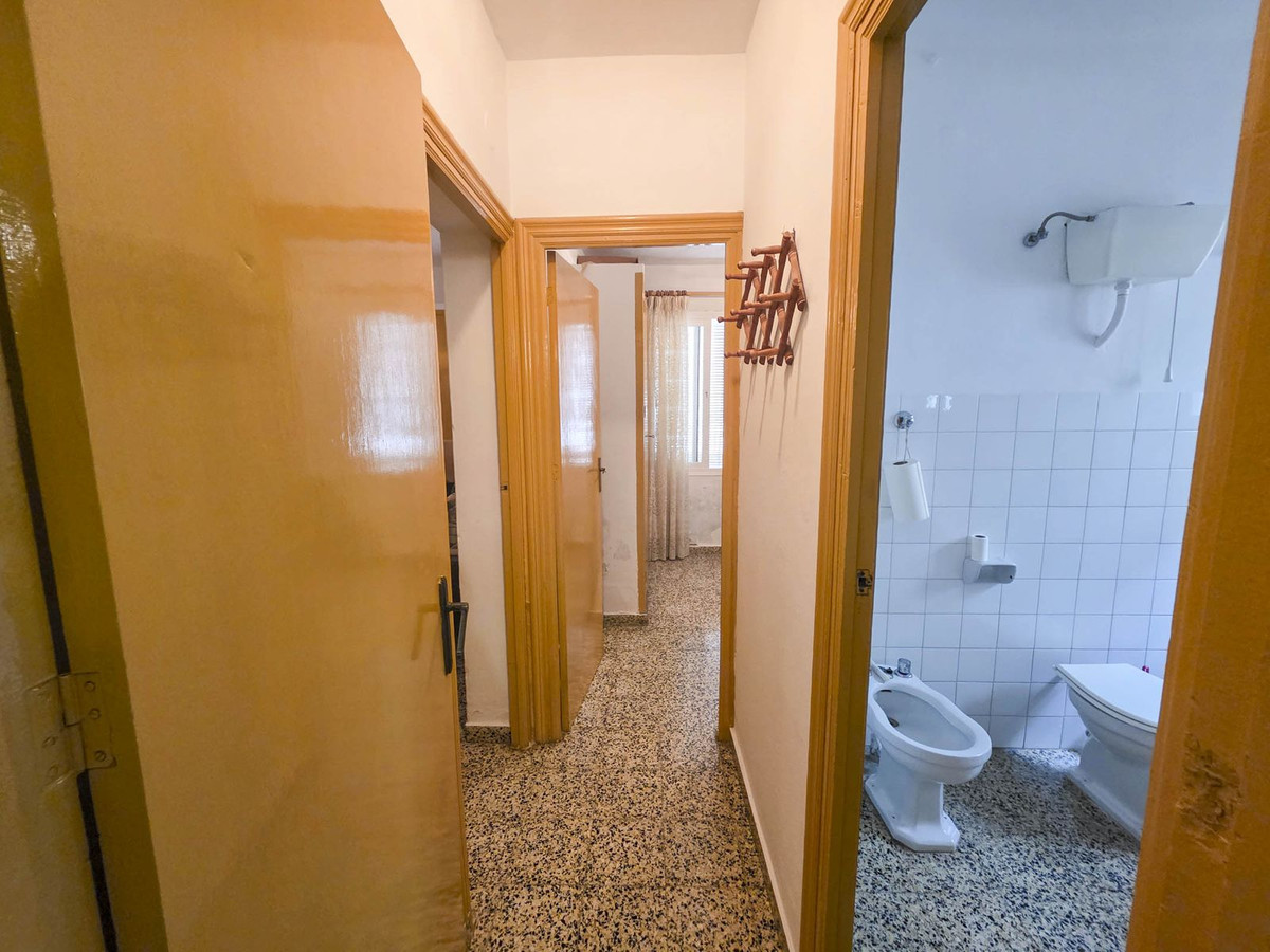 5 Bedroom Villa for Sale in Estepona — 8