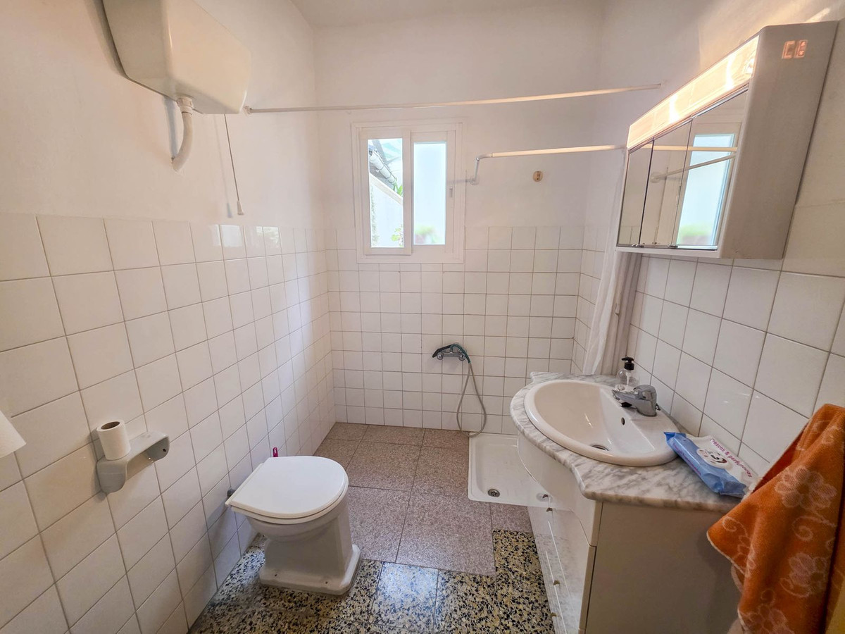 5 Bedroom Villa for Sale in Estepona — view 10