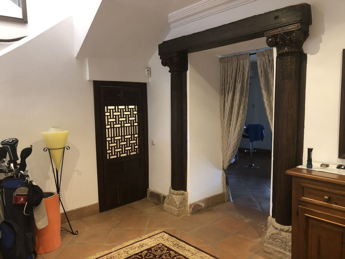 4 Bedroom Villa for Sale in Estepona — 5