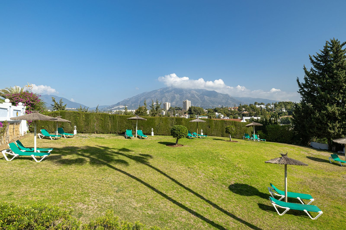 2 Bedroom Apartment for Sale in Nueva Andalucía — 2