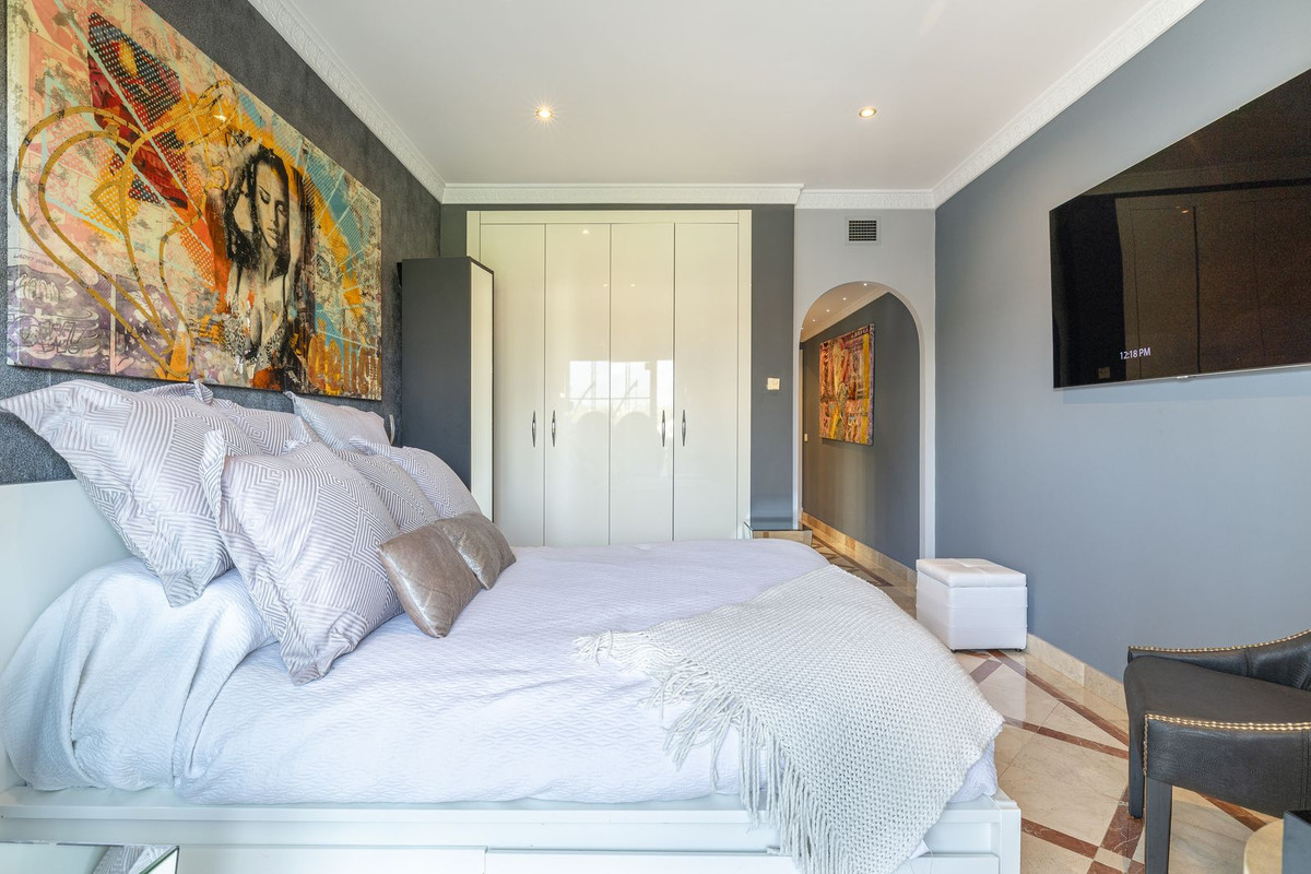 2 Bedroom Apartment for Sale in Nueva Andalucía — 6