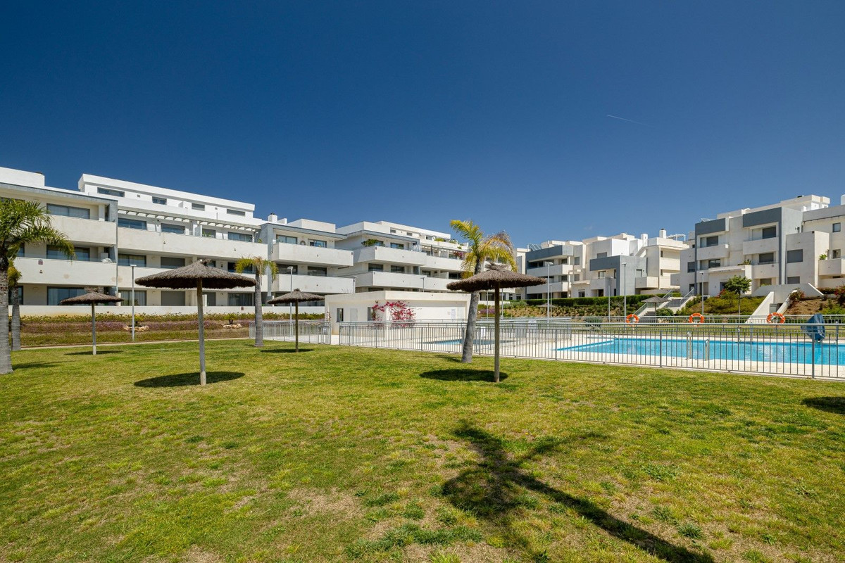 2 Bedroom Apartment for Sale in Estepona
