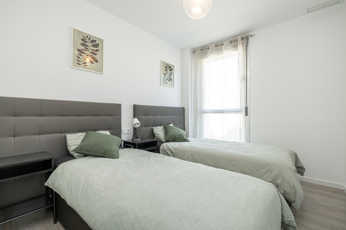 2 Bedroom Apartment for Sale in Estepona — 7