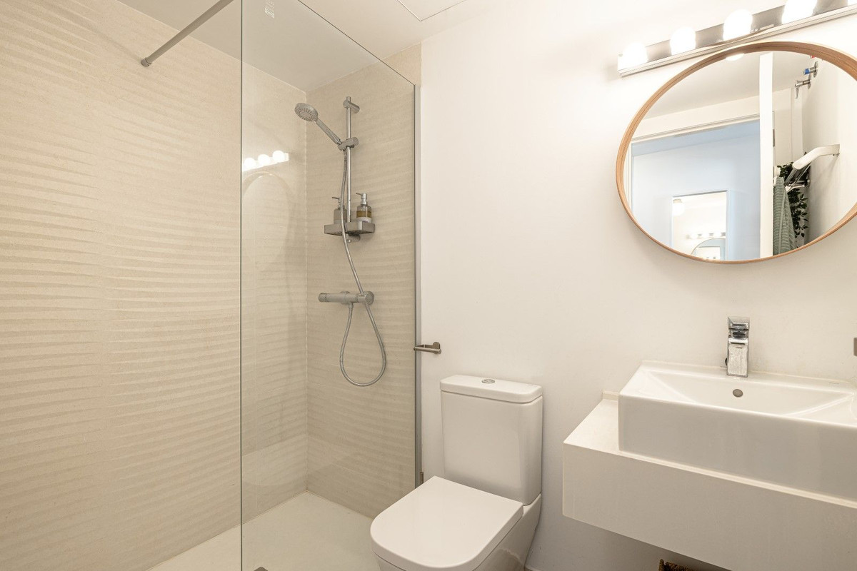 2 Bedroom Apartment for Sale in Estepona — 9
