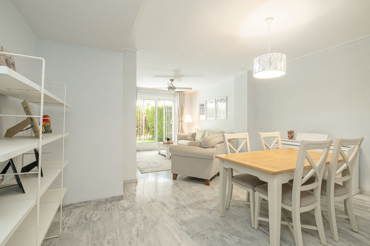 3 Bedroom Apartment for Sale in Nueva Andalucía — 4