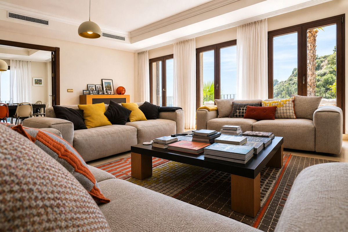 4 Bedroom Villa for Sale in Benahavís — 2