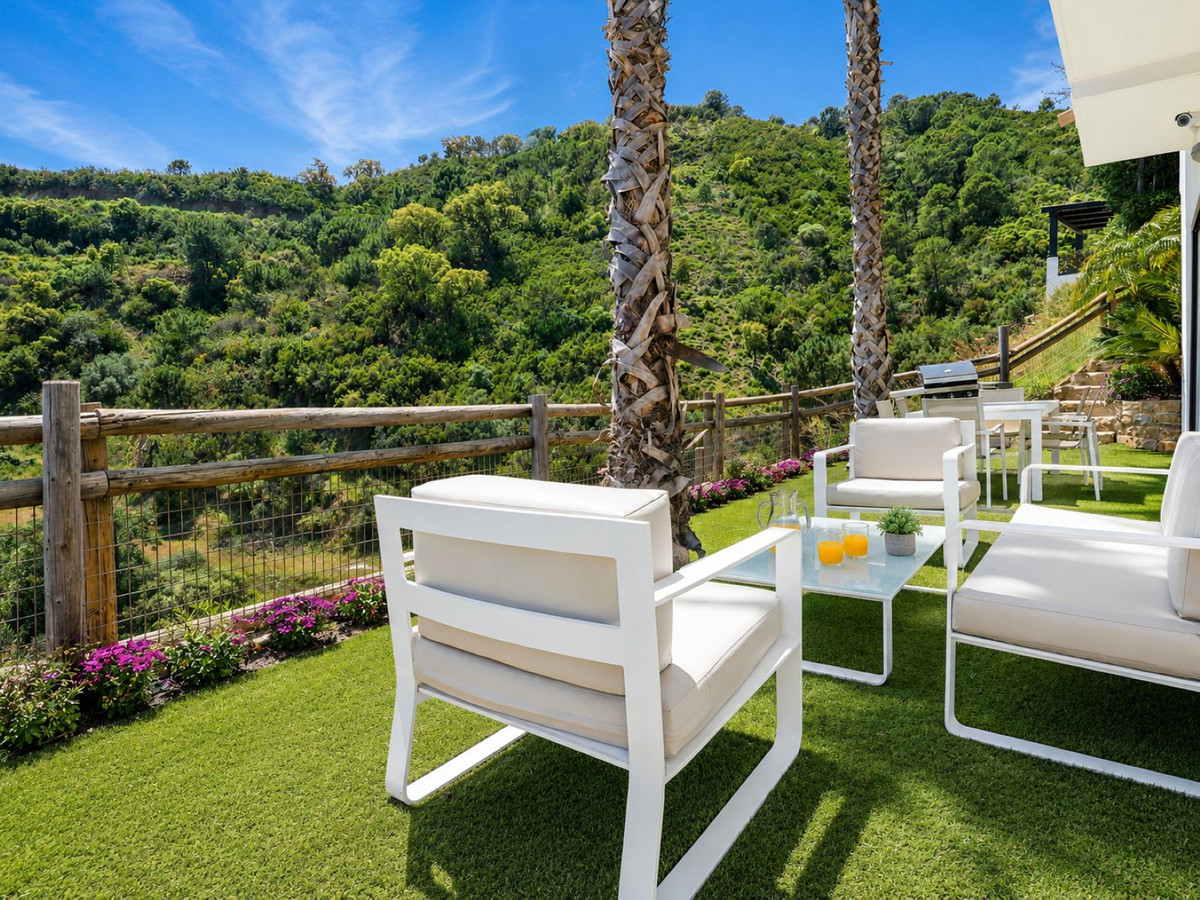 4 Bedroom Villa for Sale in Benahavís — 6