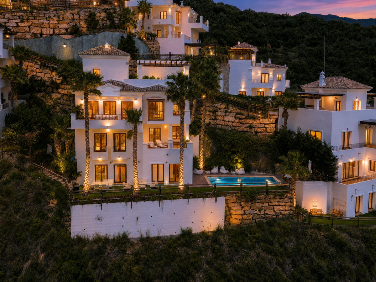 4 Bedroom Villa for Sale in Benahavís — view 10