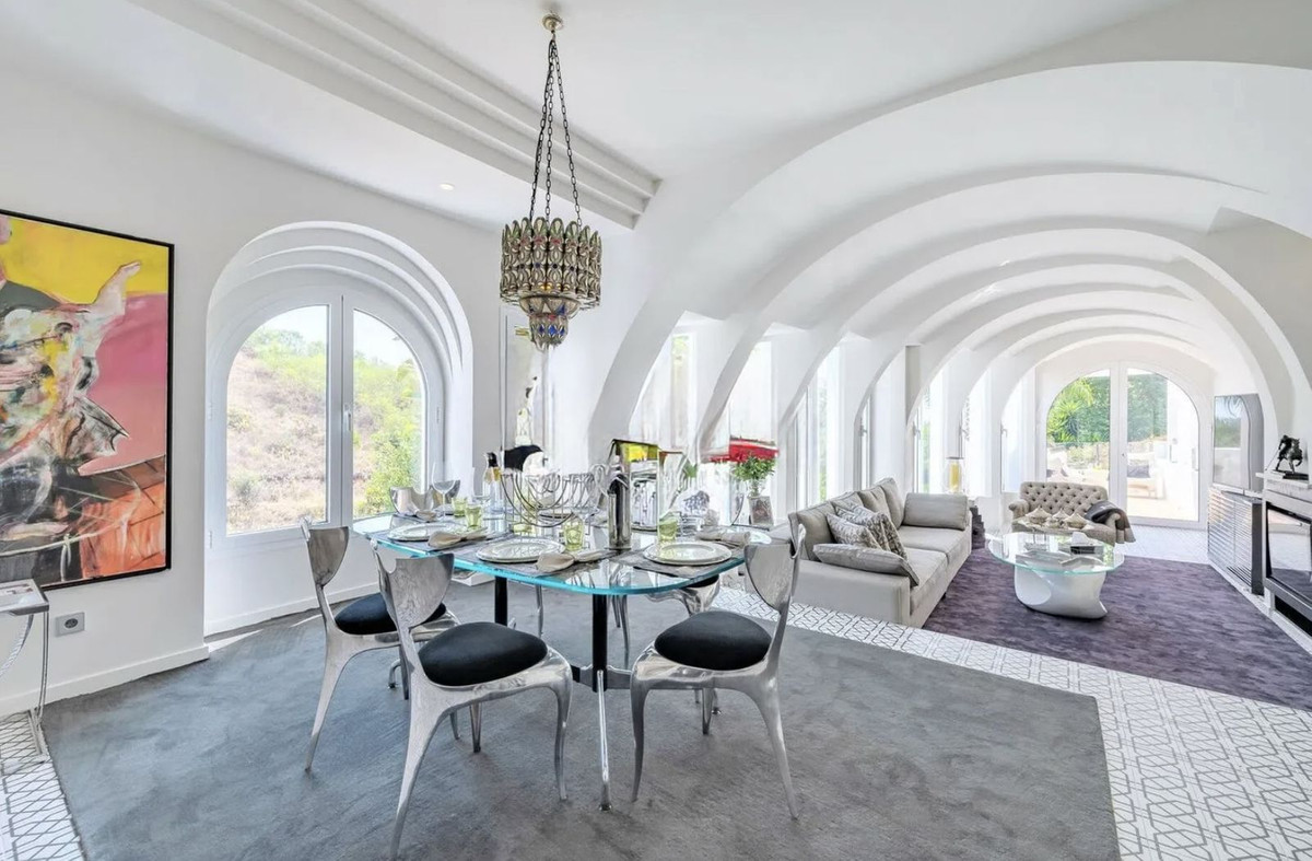 5 Bedroom Villa for Sale in Marbella