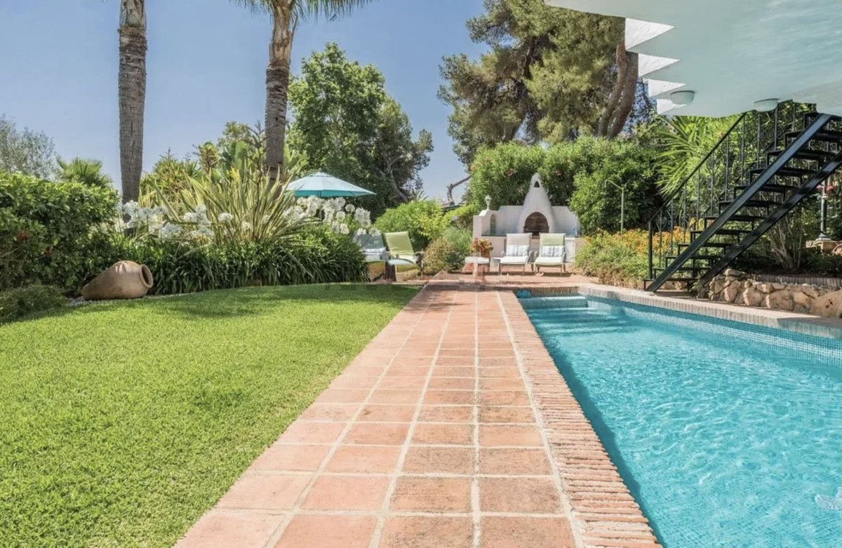 5 Bedroom Villa for Sale in Marbella — 2